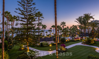 Apartamentos de lujo frente al mar en venta en Las Dunas Park, Nueva Milla de Oro, Marbella - Estepona 42403 