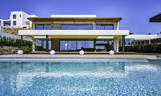 Nueva villa de lujo en venta en primera línea de golf y vistas al mar, moderna y contemporánea, lista para entrar a vivir – Benahavis – Marbella 15066 