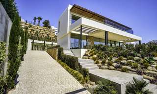 Nueva villa de lujo en venta en primera línea de golf y vistas al mar, moderna y contemporánea, lista para entrar a vivir – Benahavis – Marbella 15068 