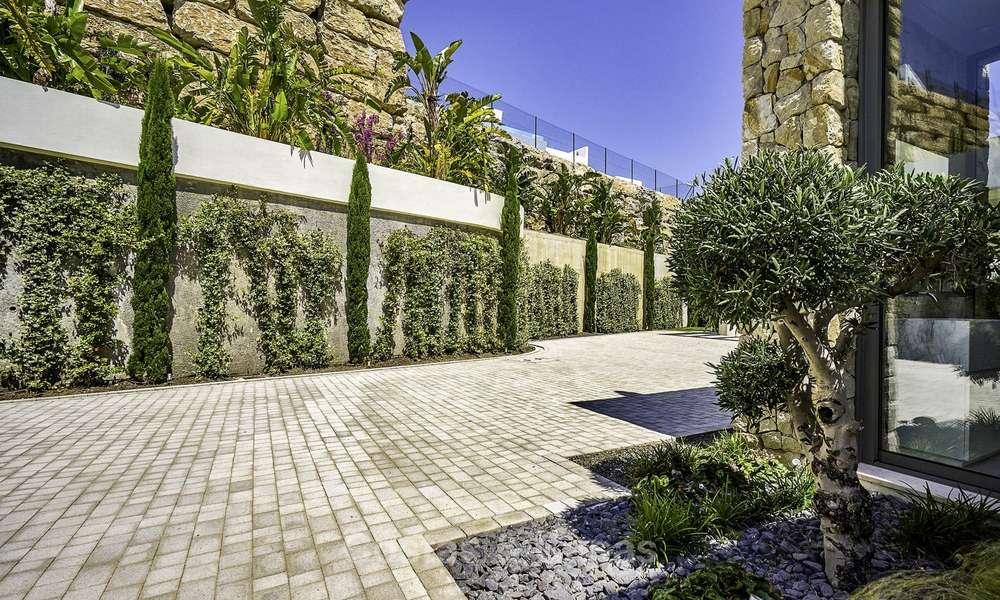Nueva villa de lujo en venta en primera línea de golf y vistas al mar, moderna y contemporánea, lista para entrar a vivir – Benahavis – Marbella 15071