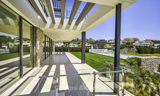Nueva villa de lujo en venta en primera línea de golf y vistas al mar, moderna y contemporánea, lista para entrar a vivir – Benahavis – Marbella 15074 