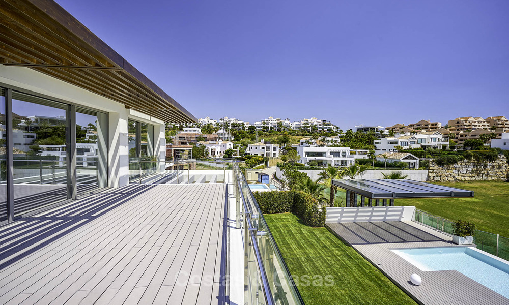 Nueva villa de lujo en venta en primera línea de golf y vistas al mar, moderna y contemporánea, lista para entrar a vivir – Benahavis – Marbella 15079