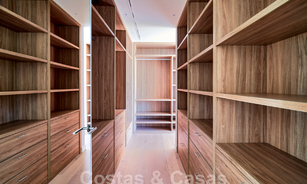 Villa de lujo en venta en primera línea de golf y vistas al mar, moderna y contemporánea, lista para entrar a vivir – Benahavis – Marbella 58509