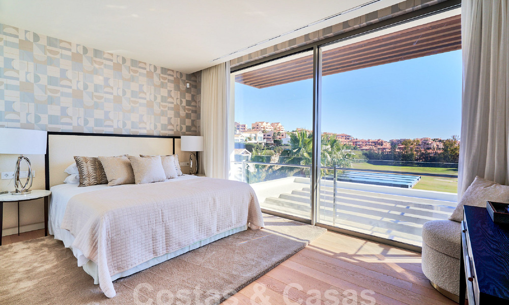 Villa de lujo en venta en primera línea de golf y vistas al mar, moderna y contemporánea, lista para entrar a vivir – Benahavis – Marbella 58515