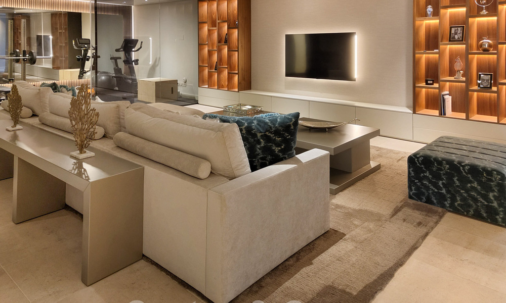 Villa de lujo en venta en primera línea de golf y vistas al mar, moderna y contemporánea, lista para entrar a vivir – Benahavis – Marbella 58524