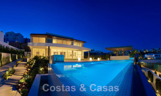 Villa de lujo en venta en primera línea de golf y vistas al mar, moderna y contemporánea, lista para entrar a vivir – Benahavis – Marbella 58532 