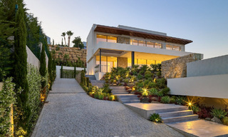 Villa de lujo en venta en primera línea de golf y vistas al mar, moderna y contemporánea, lista para entrar a vivir – Benahavis – Marbella 58538 