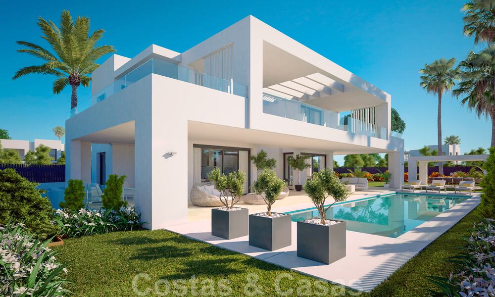 Nuevas villas contemporáneas con vistas al golf y al mar en venta en Nueva Andalucía, Marbella 28984