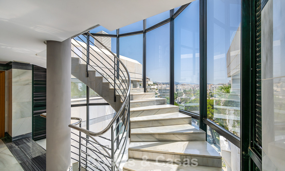 Se Vende Apartamento en Gran Marbella: complejo en primera línea de playa. 777204