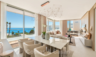 Promoción espectacular de apartamentos modernos en primera línea de playa en venta en Estepona, Costa del Sol. Listo para mudarse. 27766 