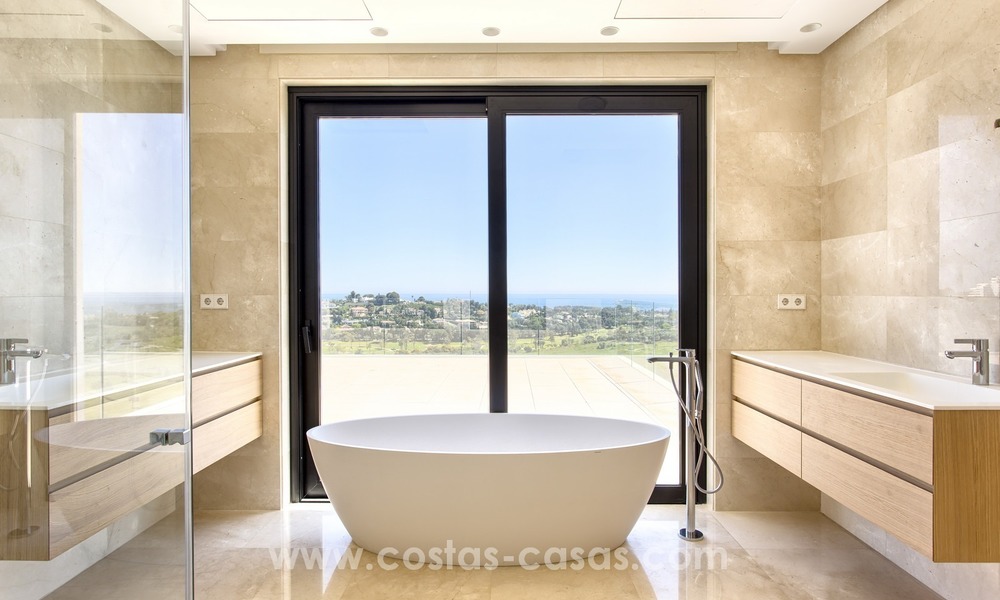 Nueva villa moderna a la venta con vistas al mar en Benahavis - Marbella 242