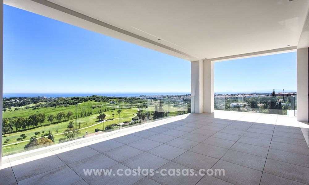 Nueva villa moderna a la venta con vistas al mar en Benahavis - Marbella 261
