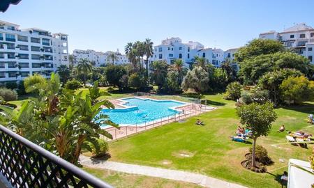 Apartamento en venta en Puerto Banus, Marbella 497