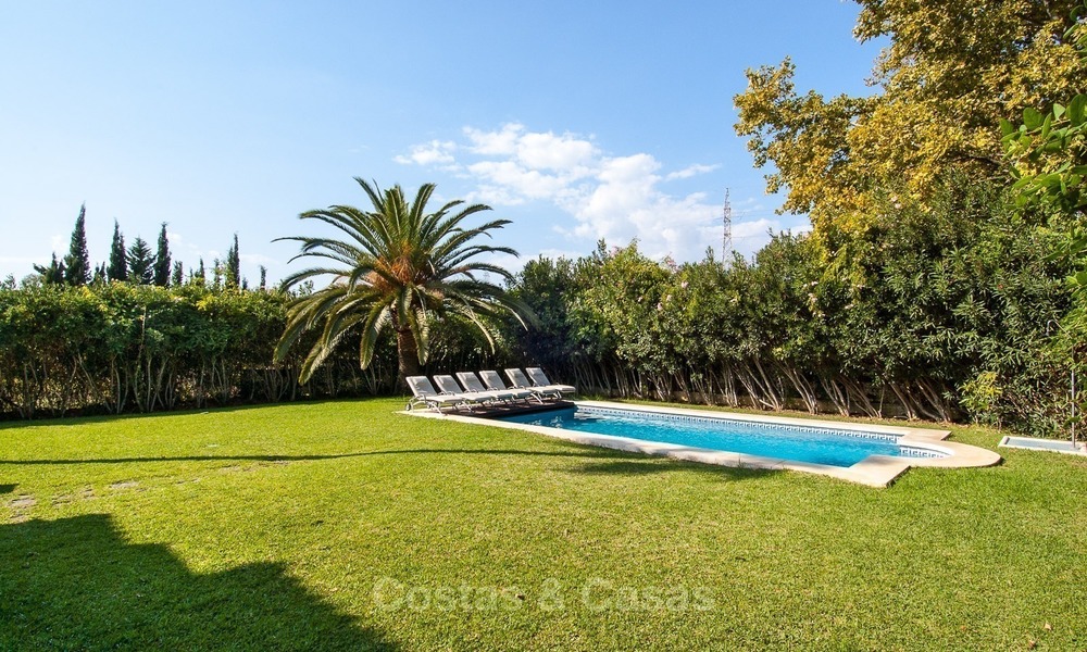 Villa espaciosa en venta en Nueva Andalucia, Marbella, a pie de todos los servicios y Puerto Banús. 498