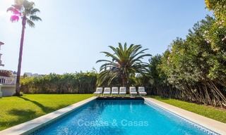 Villa espaciosa en venta en Nueva Andalucia, Marbella, a pie de todos los servicios y Puerto Banús. 499 
