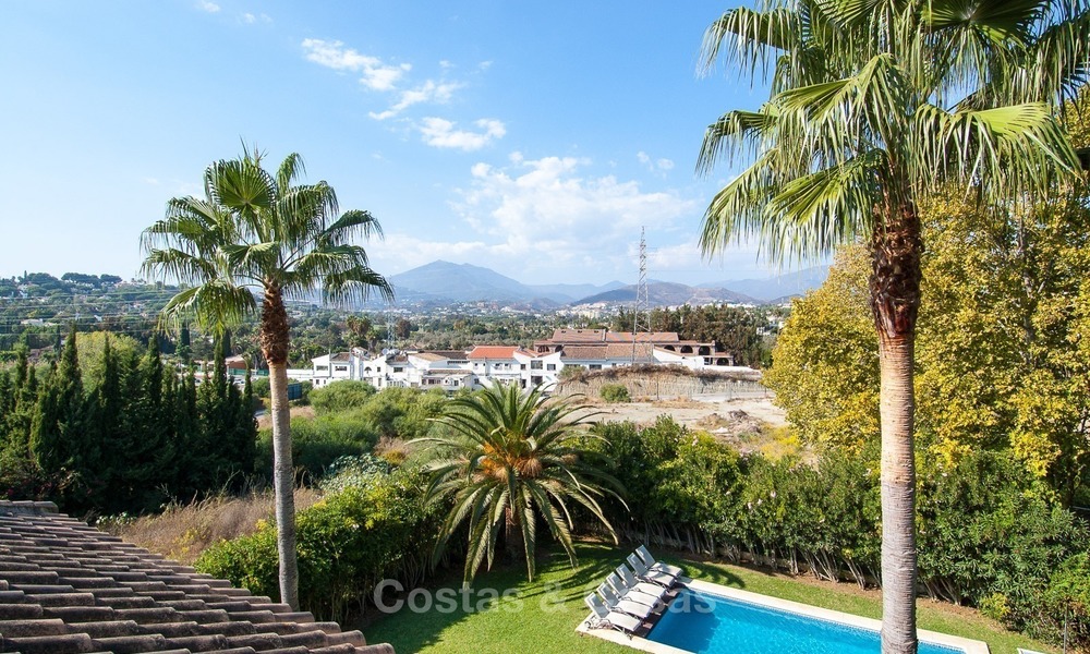Villa espaciosa en venta en Nueva Andalucia, Marbella, a pie de todos los servicios y Puerto Banús. 513