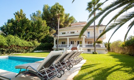 Villa espaciosa en venta en Nueva Andalucia, Marbella, a pie de todos los servicios y Puerto Banús. 518