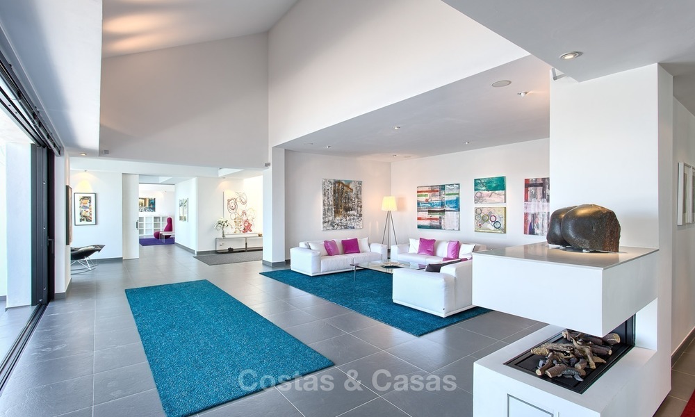Espectacular y moderna villa con vistas panorámicas al mar en venta en Benahavís - Marbella 1020