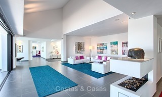 Espectacular y moderna villa con vistas panorámicas al mar en venta en Benahavís - Marbella 1020 
