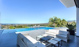 Espectacular y moderna villa con vistas panorámicas al mar en venta en Benahavís - Marbella 1024 