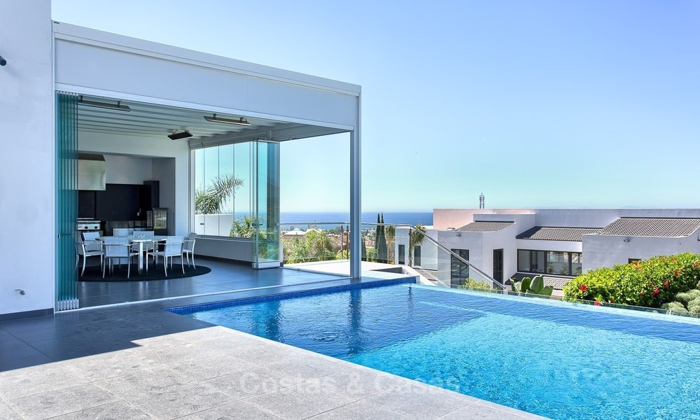 Espectacular y moderna villa con vistas panorámicas al mar en venta en Benahavís - Marbella 1025