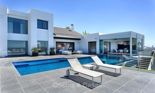 Espectacular y moderna villa con vistas panorámicas al mar en venta en Benahavís - Marbella 1026 