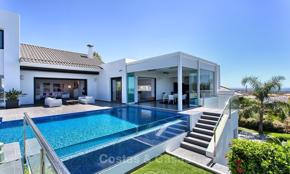Espectacular y moderna villa con vistas panorámicas al mar en venta en Benahavís - Marbella 1028