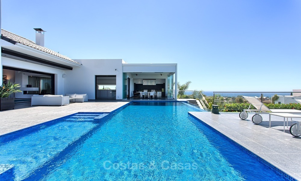 Espectacular y moderna villa con vistas panorámicas al mar en venta en Benahavís - Marbella 1029