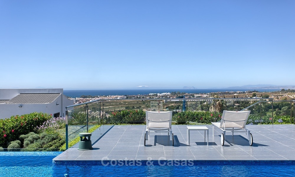 Espectacular y moderna villa con vistas panorámicas al mar en venta en Benahavís - Marbella 1030