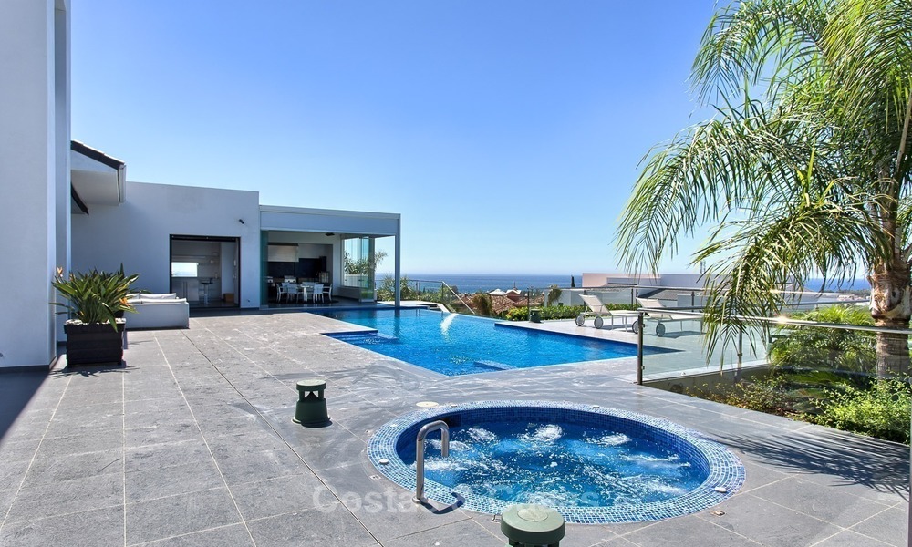 Espectacular y moderna villa con vistas panorámicas al mar en venta en Benahavís - Marbella 1032