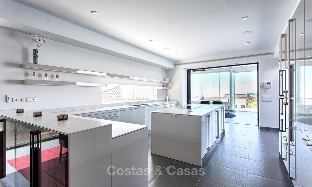 Espectacular y moderna villa con vistas panorámicas al mar en venta en Benahavís - Marbella 1035