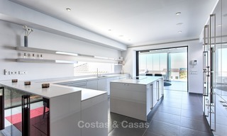 Espectacular y moderna villa con vistas panorámicas al mar en venta en Benahavís - Marbella 1035 
