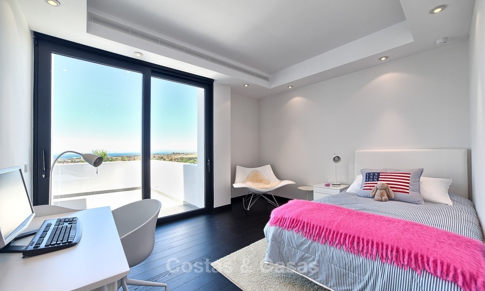 Espectacular y moderna villa con vistas panorámicas al mar en venta en Benahavís - Marbella 1053