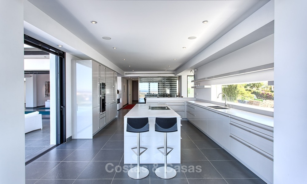 Espectacular y moderna villa con vistas panorámicas al mar en venta en Benahavís - Marbella 1060