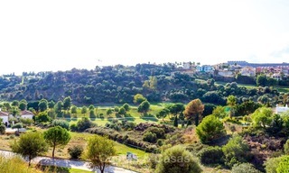 Lujosa villa moderna con vistas al mar y al golf en venta en Benahavis, Marbella 1123 