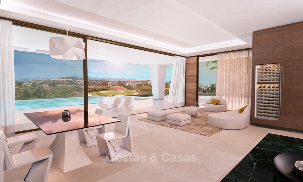 ¡Oportunidad! Primera línea de Golf, villas modernas con vistas panorámicas en venta, en La Nueva Milla de Oro, Estepona - Marbella 1250