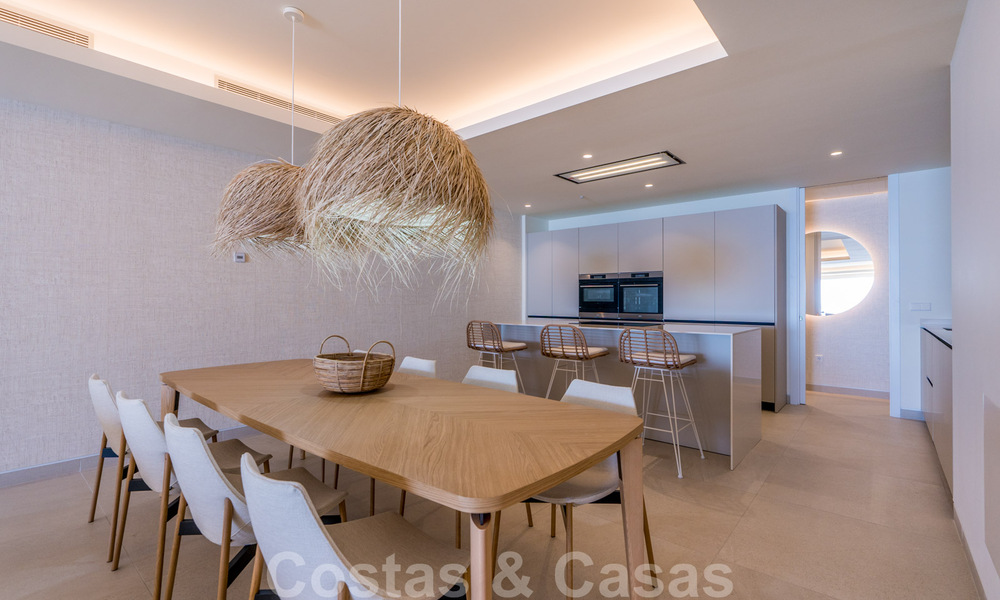 Lujosos Apartamentos en venta frente al mar en Estepona centro 40587