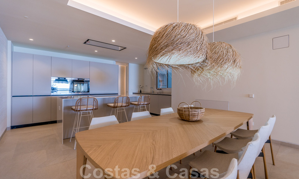 Lujosos Apartamentos en venta frente al mar en Estepona centro 40589