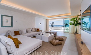 Lujosos Apartamentos en venta frente al mar en Estepona centro 40622 