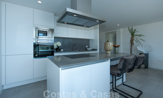 Nueva construcción - Apartamentos modernos con vistas al mar en venta, Marbella - Estepona 33764 