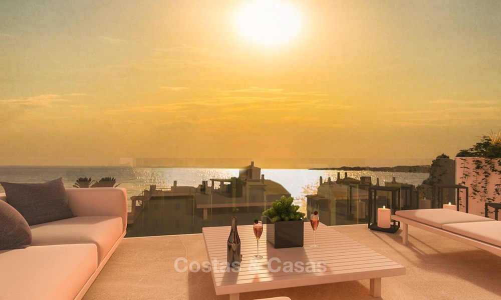 Apartamentos modernos en venta con vistas al mar, situados a 100 metros de la playa de Benalmádena, Costa del Sol 1279