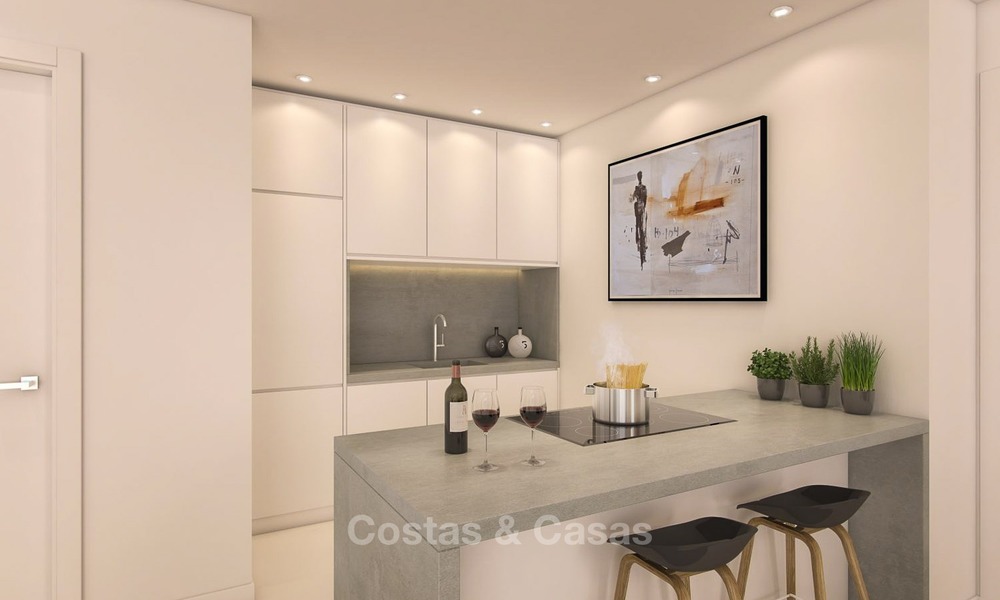 Apartamentos modernos en venta con vistas al mar, situados a 100 metros de la playa de Benalmádena, Costa del Sol 1284