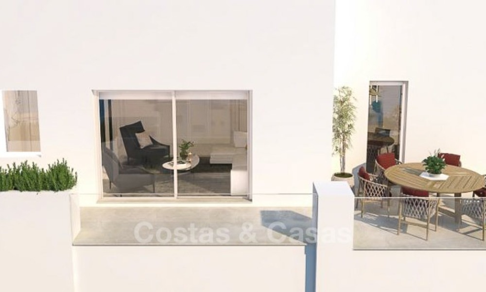 Apartamentos modernos en venta con vistas al mar, situados a 100 metros de la playa de Benalmádena, Costa del Sol 1289