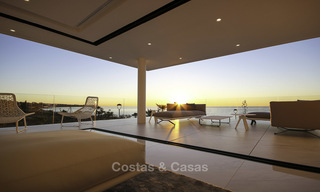 Exclusivos apartamentos nuevos y modernos frente al mar en venta, Nueva Milla de Oro, Marbella - Estepona. 12271 