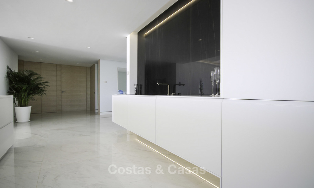 Exclusivos apartamentos nuevos y modernos frente al mar en venta, Nueva Milla de Oro, Marbella - Estepona. 12277