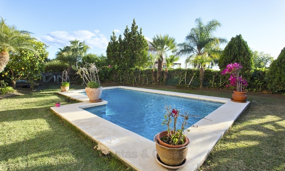 ¡Precio extraordinario! Lujoso Apartamento de planta baja con piscina privada en Aloha, Nueva Andalucía, Marbella 1381