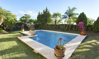 ¡Precio extraordinario! Lujoso Apartamento de planta baja con piscina privada en Aloha, Nueva Andalucía, Marbella 1381 