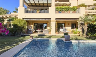 ¡Precio extraordinario! Lujoso Apartamento de planta baja con piscina privada en Aloha, Nueva Andalucía, Marbella 1382 