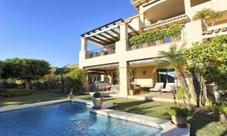 ¡Precio extraordinario! Lujoso Apartamento de planta baja con piscina privada en Aloha, Nueva Andalucía, Marbella 1384 