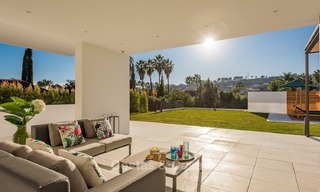 Villa nueva, Ultra-Moderna con vistas al Golf en venta en Nueva Andalucía, Marbella 1423 